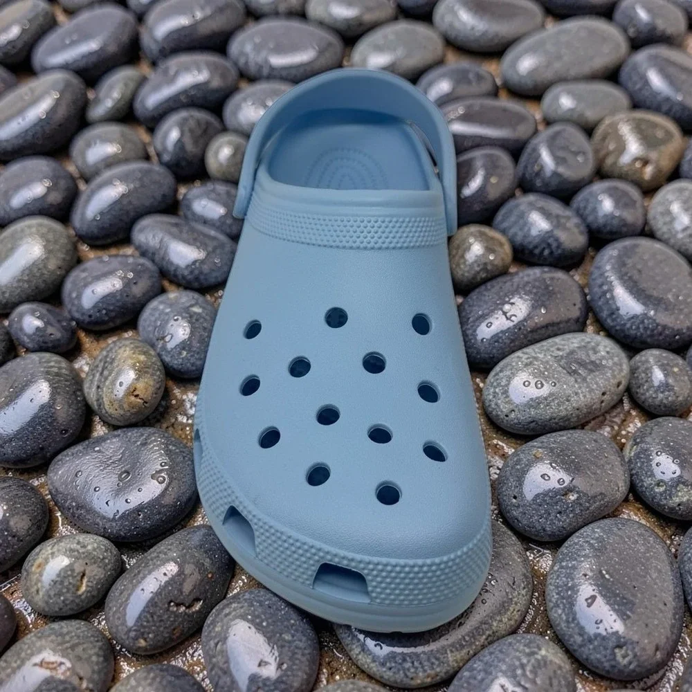 Crocs Classic Clog Men Size 13 Light Blue Slip On (Moon Jelly/Blue Calcite) NWT